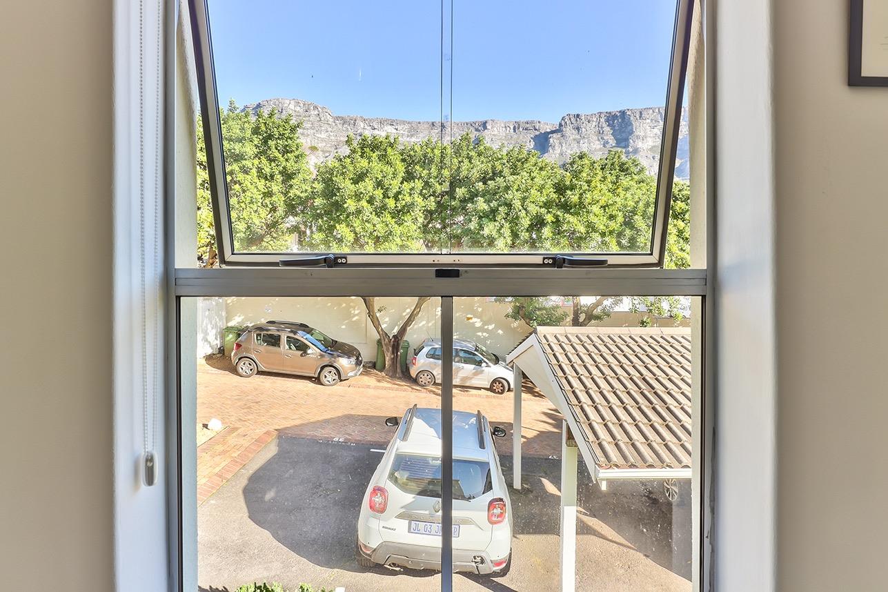 2 Bedroom Property for Sale in Vredehoek Western Cape